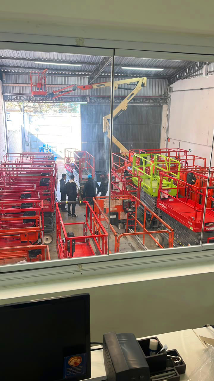 Plataforma elevatória da Accesslift em operação