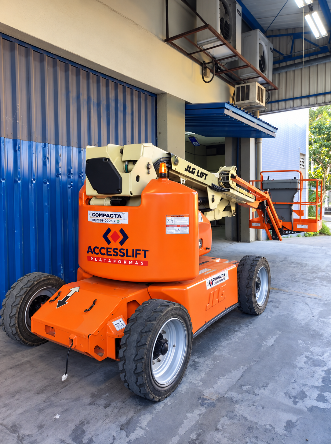 Vista da plataforma articulada JLG E450AJ